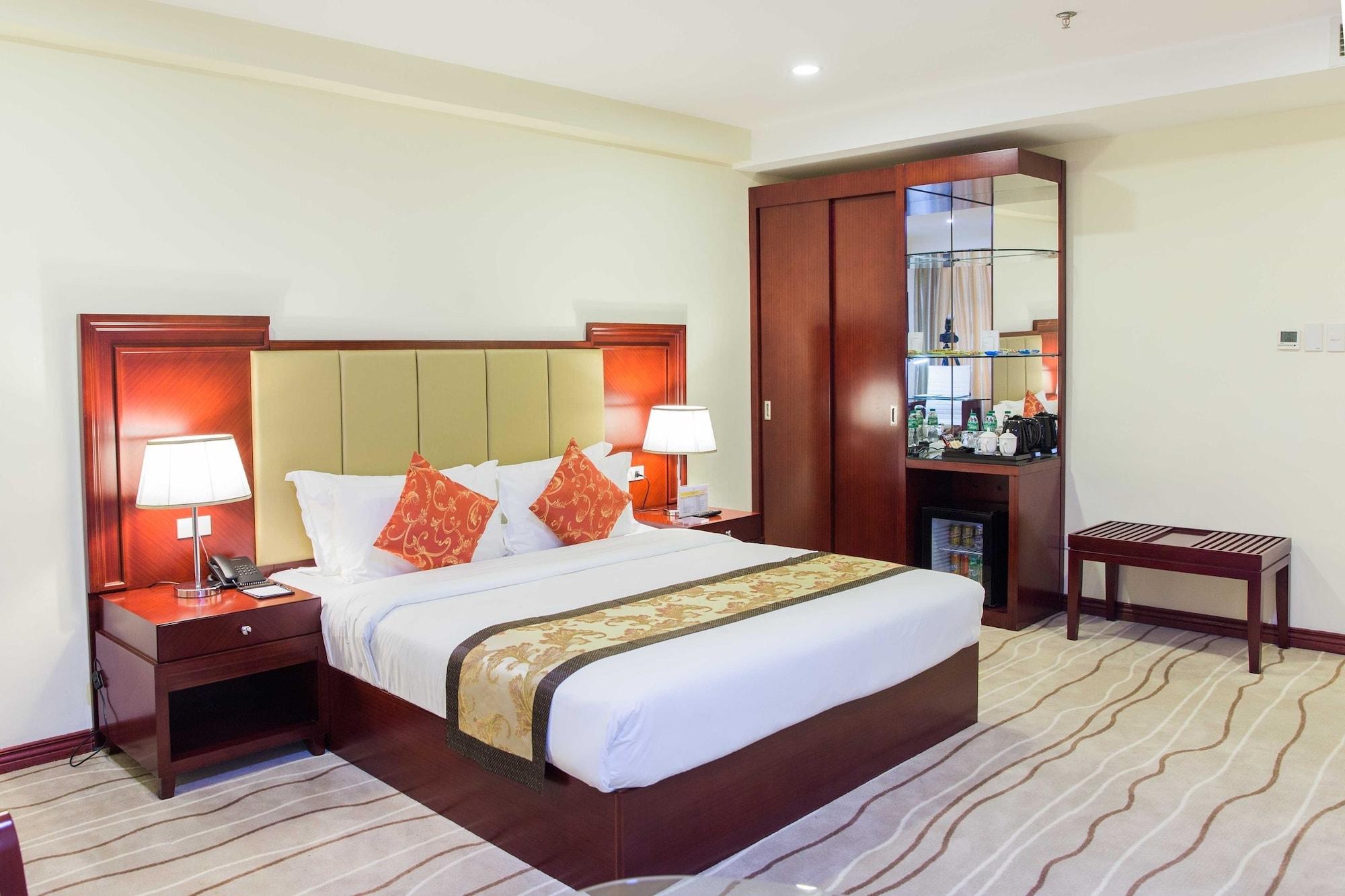 Swiss-Belhotel Blulane Манила Екстериор снимка