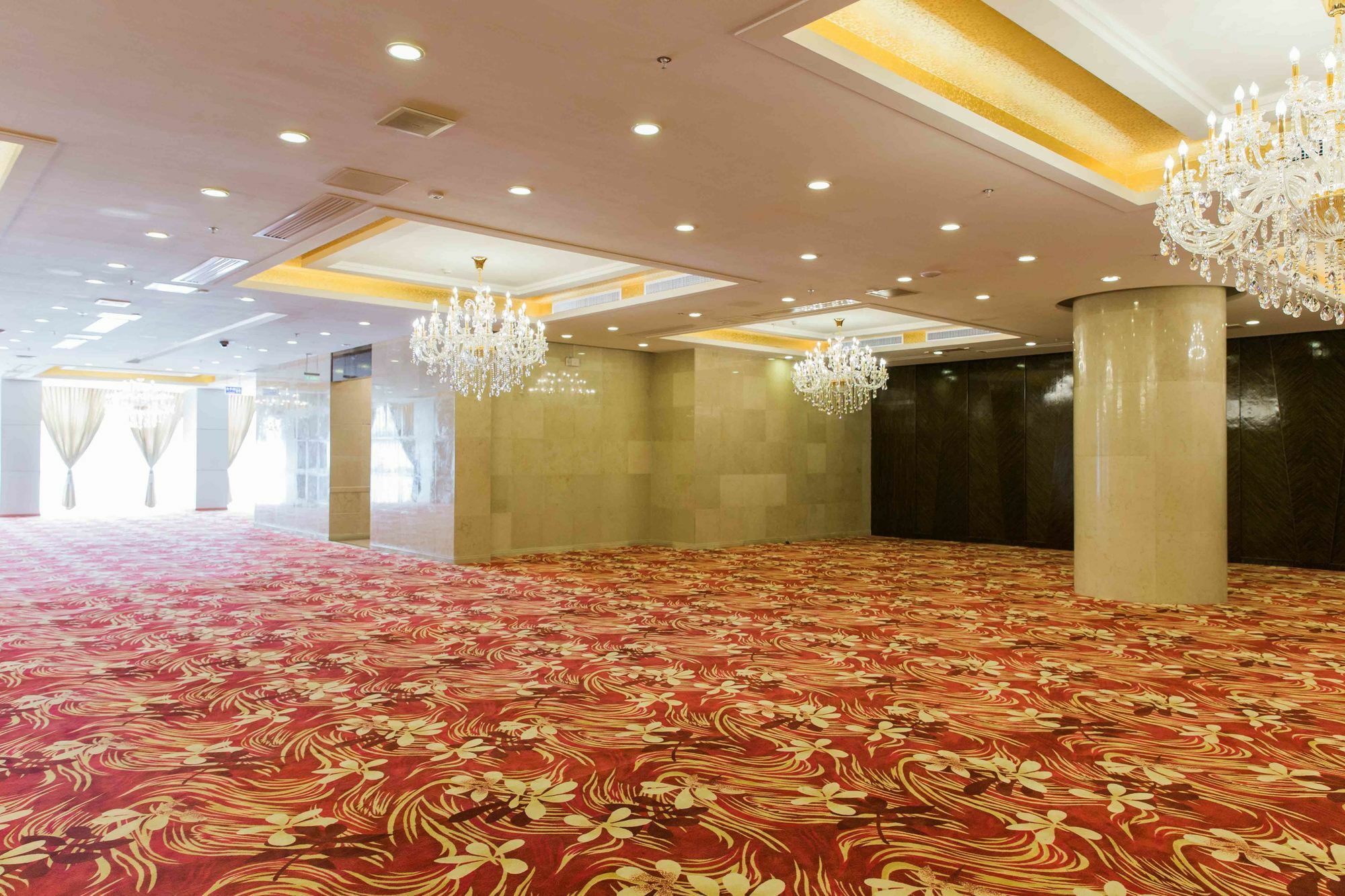 Swiss-Belhotel Blulane Манила Екстериор снимка