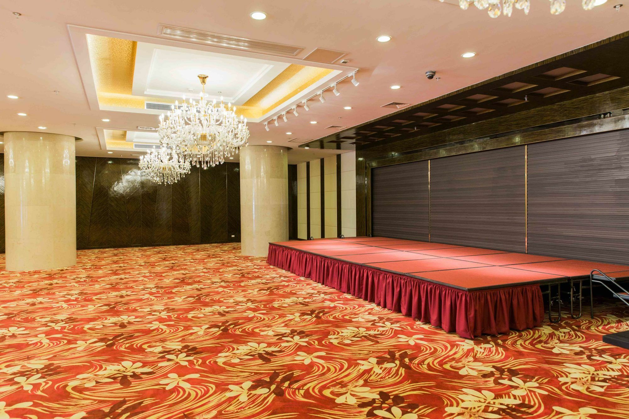 Swiss-Belhotel Blulane Манила Екстериор снимка