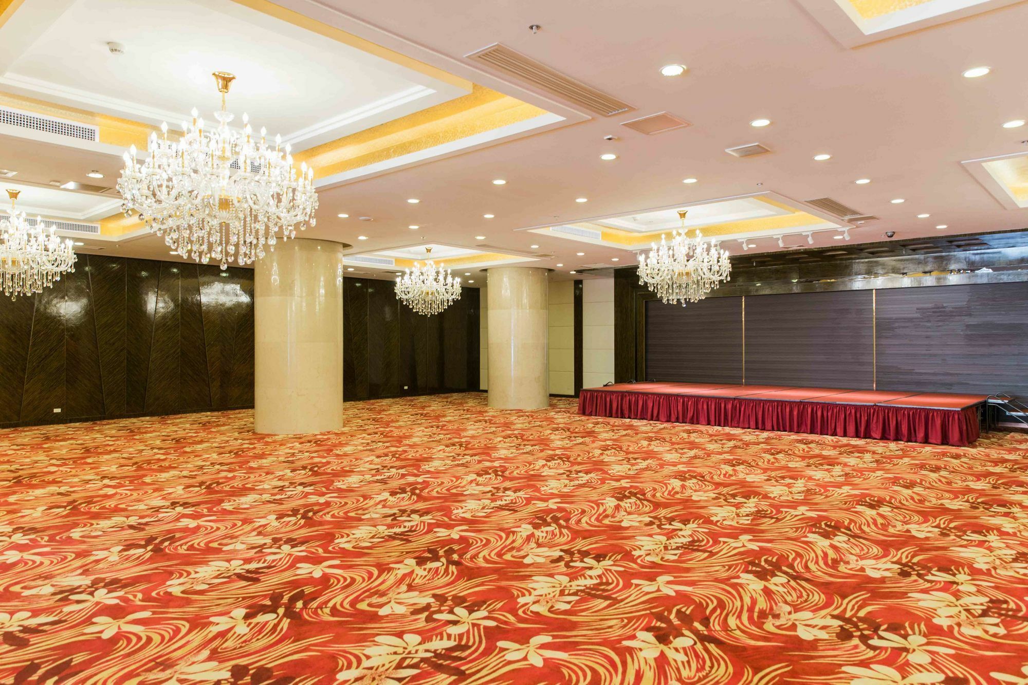 Swiss-Belhotel Blulane Манила Екстериор снимка