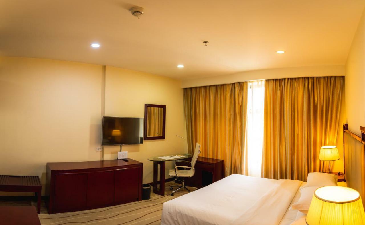 Swiss-Belhotel Blulane Манила Екстериор снимка